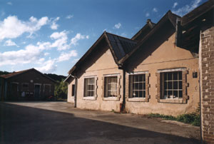 Bâtiment datant des fours à chaux (photo prise en 1999) (JPG)