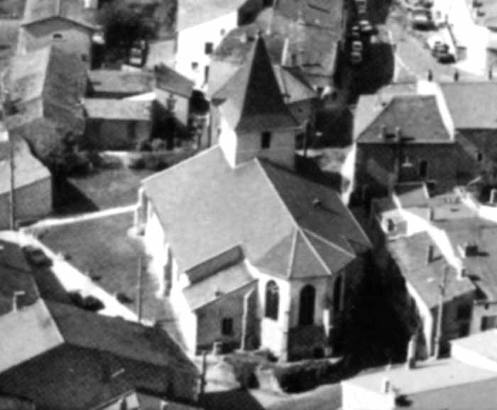 Vue aérienne de l'église de Chaligny (JPG)